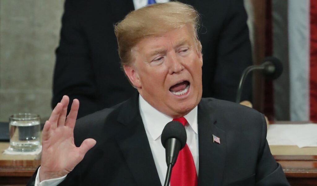 Donald Trump का मीडिया को अल्टीमेटम- 'गद्दार का नाम बताओ वरना जेल की सलाखों के पीछे जाओ!' Donald Trump का मीडिया को अल्टीमेटम- 'गद्दार का नाम बताओ वरना जेल की सलाखों के पीछे जाओ!'