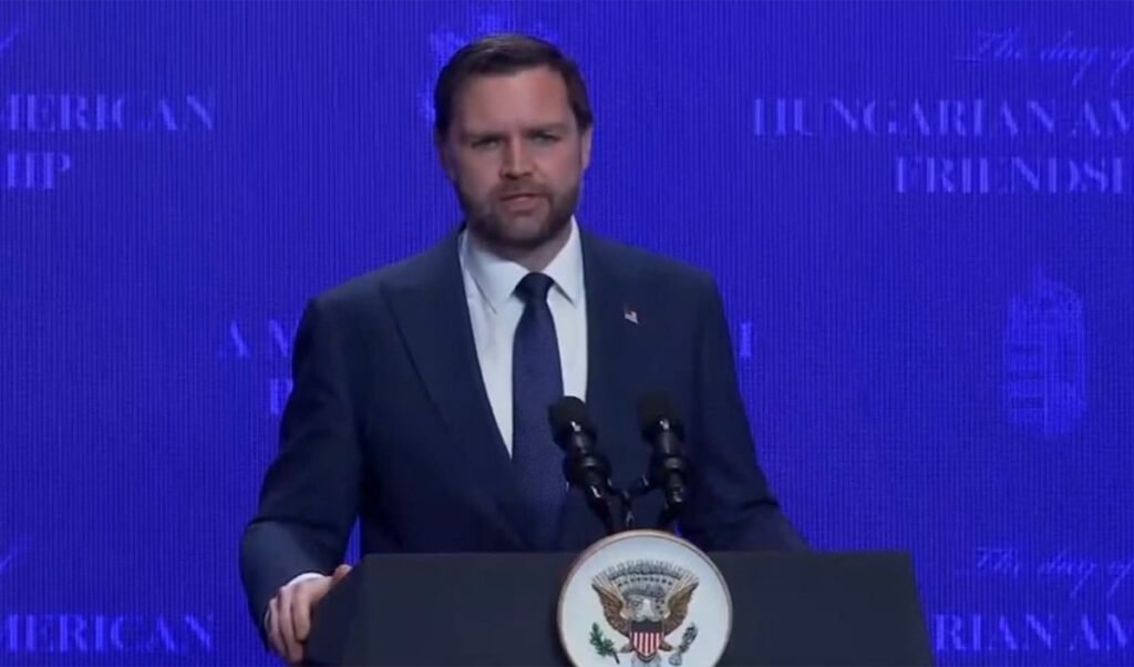 Donald Trump के बाद JD Vance की Iran को सीधी चेतावनी, 'हमारे सीक्रेट हथियार अभी बाकी हैं'