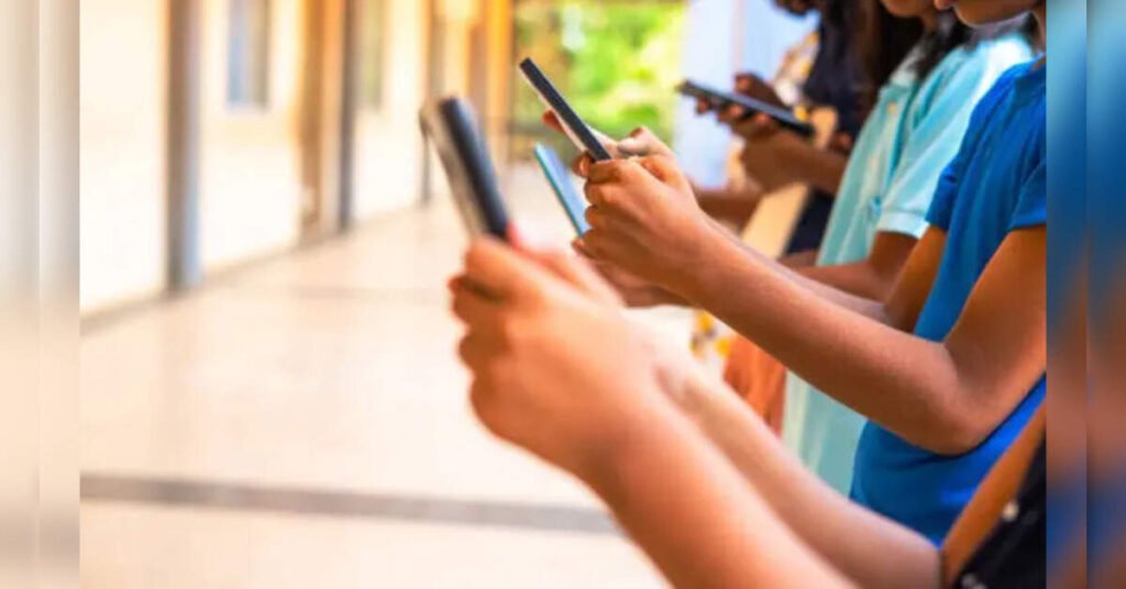 Karnataka’s Bold Move to Combat Student Mobile Addiction with New Policy, ETHealthworld