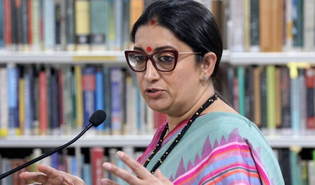 Kerala में Smriti Irani का Rahul Gandhi पर तंज, देश उन्हें गंभीरता से नहीं लेता