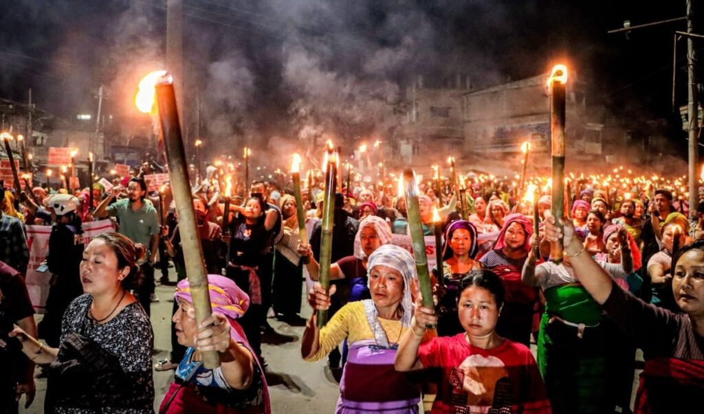 Outrage in Manipur: मणिपुर में बम हमले में बच्चों की मौत के खिलाफ 5 दिनों का बंद, हिंसक प्रदर्शनों से घाटी में तनाव