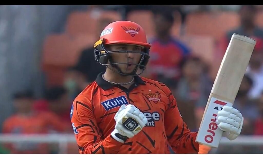 PBKS vs SRH: मुल्लांपुर में अभिषेक शर्मा ने बल्ले से उड़ाया गर्दा, सनथ जयसूर्या की बराबरी पर पहुंचे