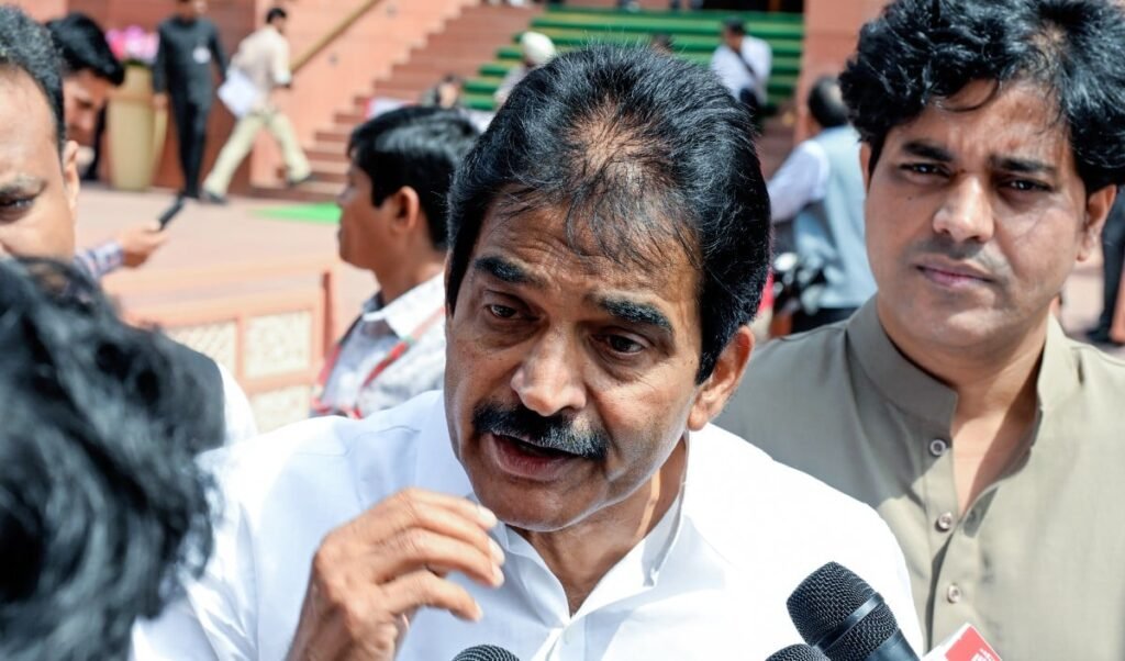 Pawan Khera पर Action को Congress ने बताया Witch-Hunt, Venugopal बोले- यह Revenge Politics है Pawan Khera पर Action को Congress ने बताया Witch-Hunt, Venugopal बोले- यह Revenge Politics है