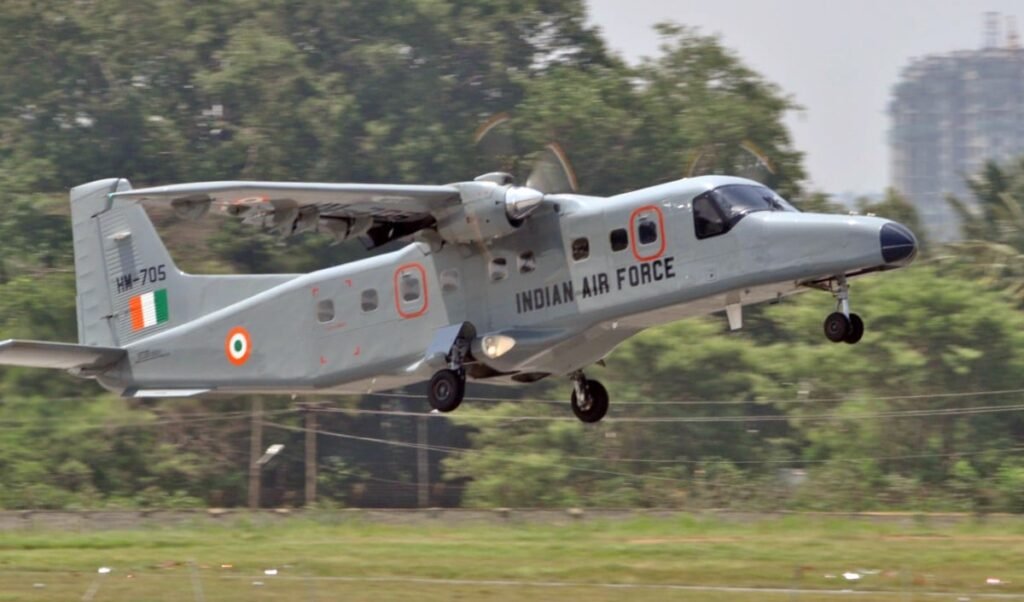 Pune Airport पर Indian Air Force के विमान की ‘हार्ड लैंडिंग’, रनवे रहा घंटों तक बाधित, सभी क्रू मेंबर सुरक्षित