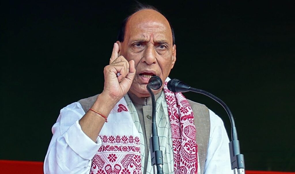 Rajnath Singh का TMC पर सीधा प्रहार, बोले- West Bengal में विकास नहीं, सिर्फ विनाश हुआ है Rajnath Singh का TMC पर सीधा प्रहार, बोले- West Bengal में विकास नहीं, सिर्फ विनाश हुआ है