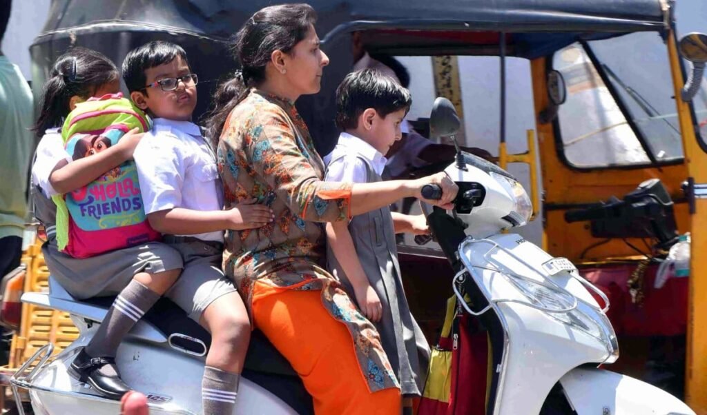 School Summer Vacation 2026 | अप्रैल में जानलेवा लू चल रही…  क्या भारत को स्कूलों की गर्मियों की छुट्टियों के समय पर फिर से विचार करने की ज़रूरत है?
