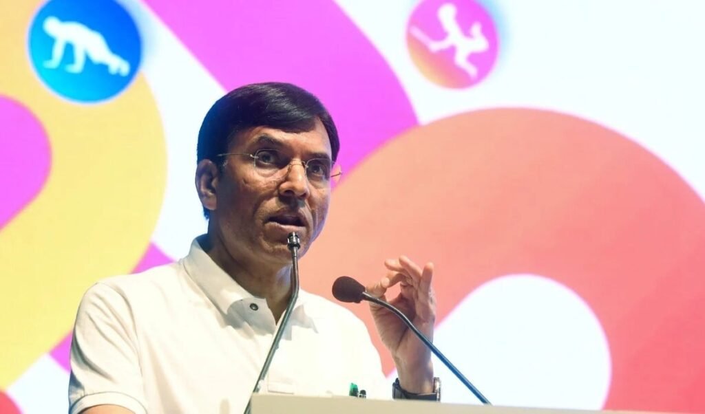 Srinagar की सड़कों पर हुआ "Sunday on Cycle" कार्यक्रम का शुभारंभ, Mandaviya ने दिया Fit India का बड़ा संदेश