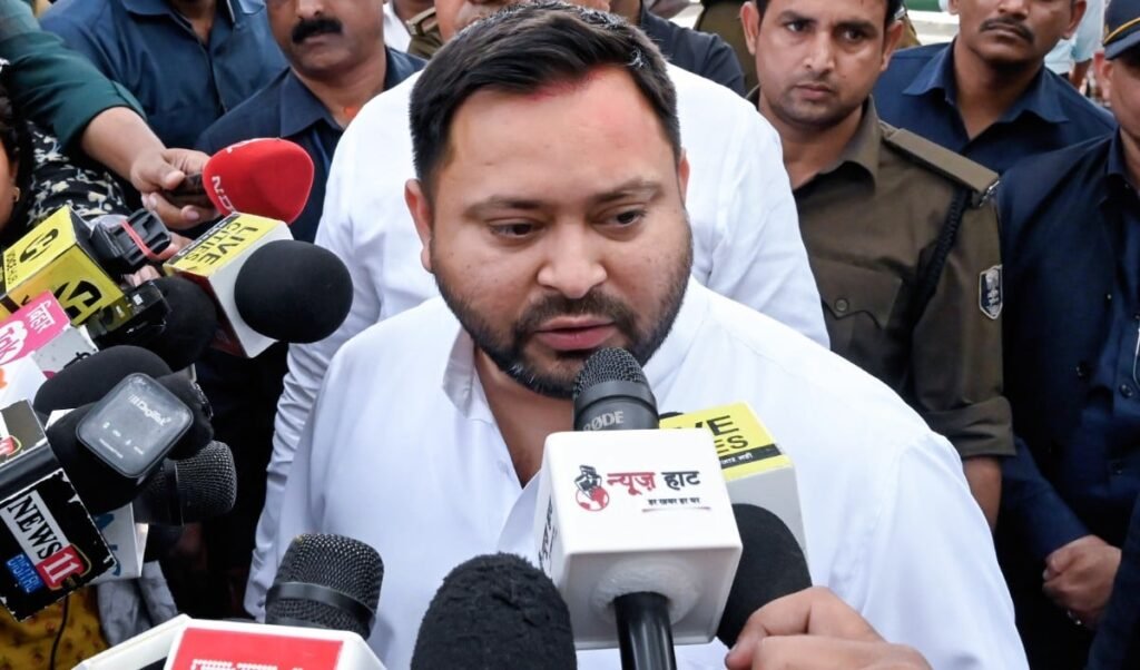Tejashwi Yadav ने CM Samrat Choudhary को दी बधाई, पूछा- 21 साल के NDA राज में Bihar पिछड़ा क्यों?