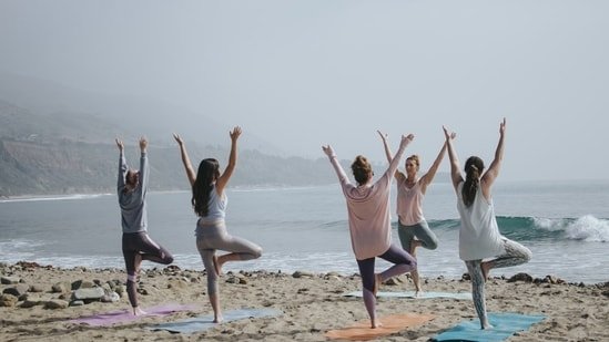 Too busy to work out? These 5 yoga asanas take less than 10 minutes to boost your health Too busy to work out? These 5 yoga asanas take less than 10 minutes to boost your health
