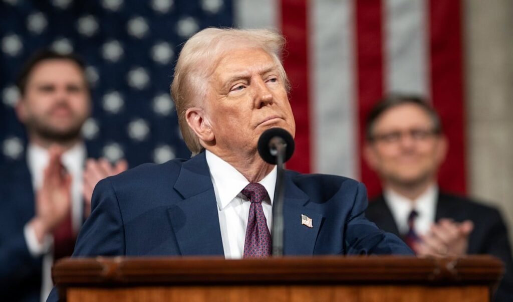 US Iran War | 'ठूंस-ठूंसकर भरे सूअर की तरह दम घुट रहा है', Donald Trump ने परमाणु समझौते तक ईरान की नाकेबंदी जारी रखने की धमकी दी