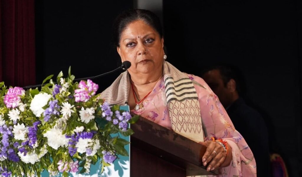 Vasundhara Raje के ‘दर्द’ पर Gehlot-Akhilesh का मरहम, Rajasthan BJP में मची सियासी हलचल Vasundhara Raje के ‘दर्द’ पर Gehlot-Akhilesh का मरहम, Rajasthan BJP में मची सियासी हलचल