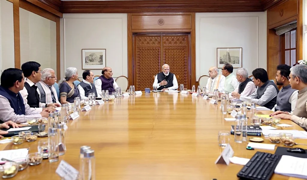 West Asia संकट पर आज PM Modi की बड़ी बैठक, CCS में होगी Energy Security की समीक्षा West Asia संकट पर आज PM Modi की बड़ी बैठक, CCS में होगी Energy Security की समीक्षा