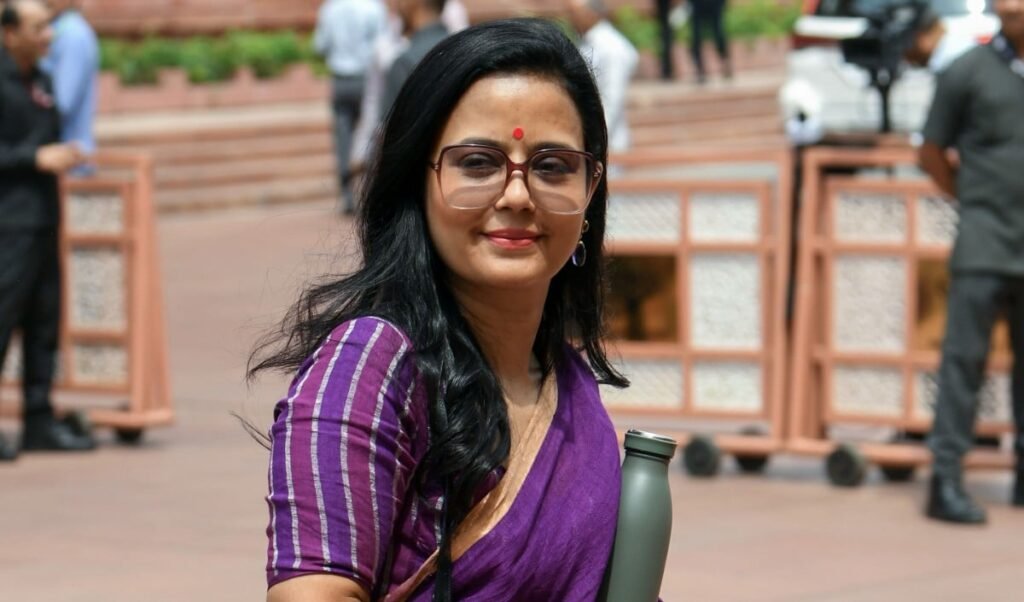 West Bengal Election 2026 | Mahua Moitra की बढ़ी मुश्किलें, IPS अजय पाल शर्मा की ‘मानहानि’ और AI वीडियो मामले में FIR दर्ज