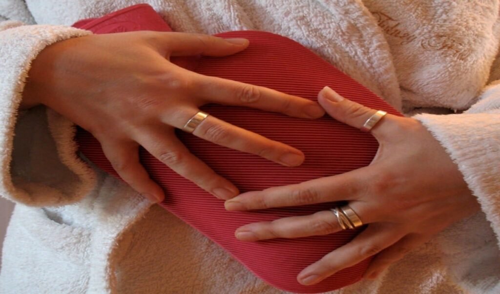 Women Health: Periods से पहले Breast Pain सामान्य है या Breast Cancer, जानें Doctors के बताए Red Flags