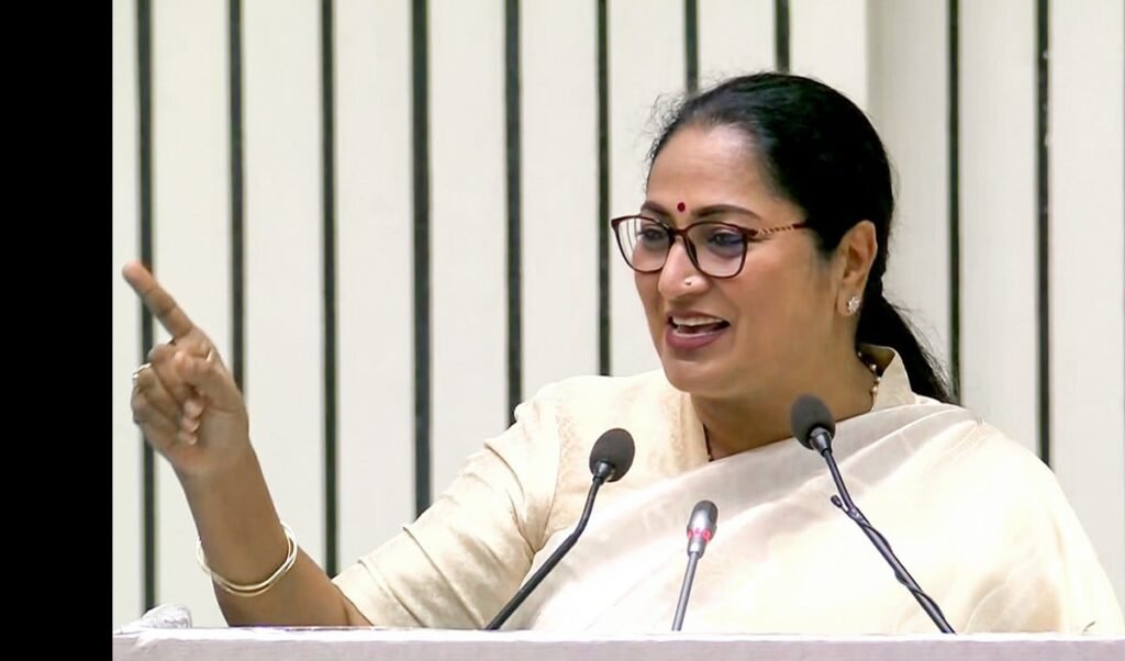 Women Reservation Bill पर Rekha Gupta का हमला, ‘महिला विरोधी’ रुख पर Opposition को घेरा