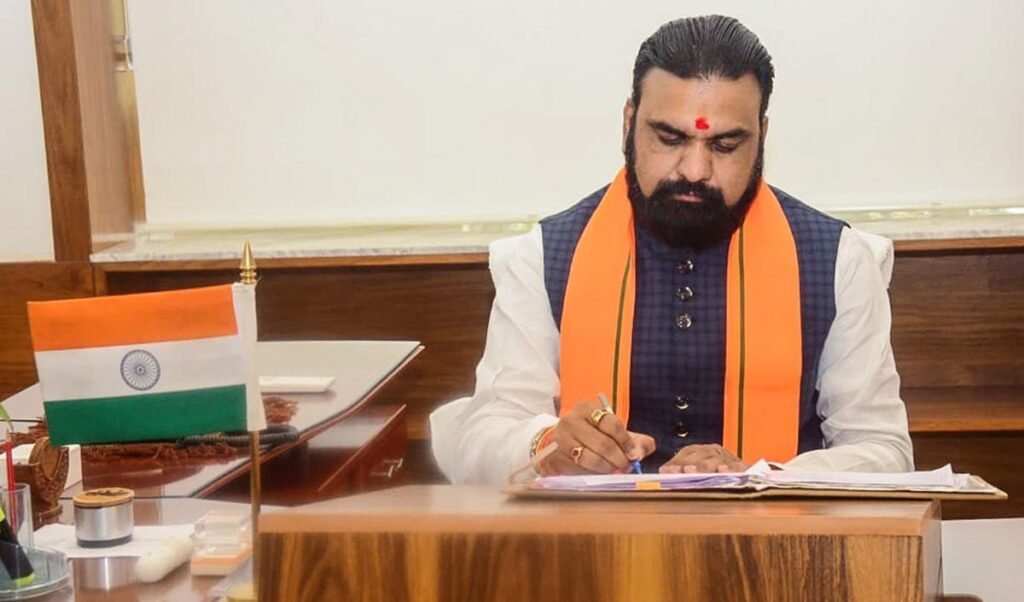 bihar new emperor stands amidst a labyrinth of challenges