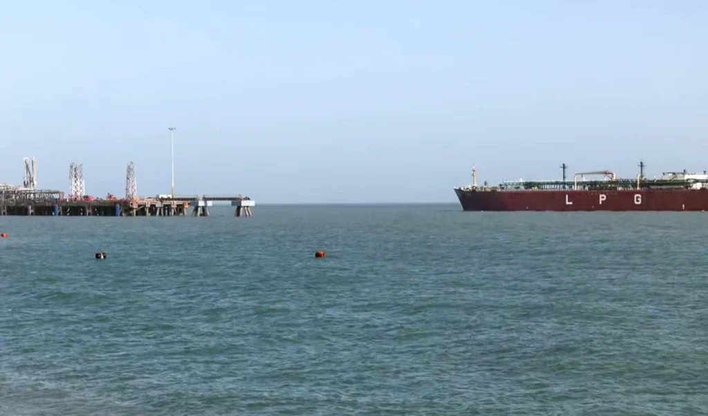 emergency meeting 35 nations under uk chairmanship diplomatic offensive reopen strait of hormuz