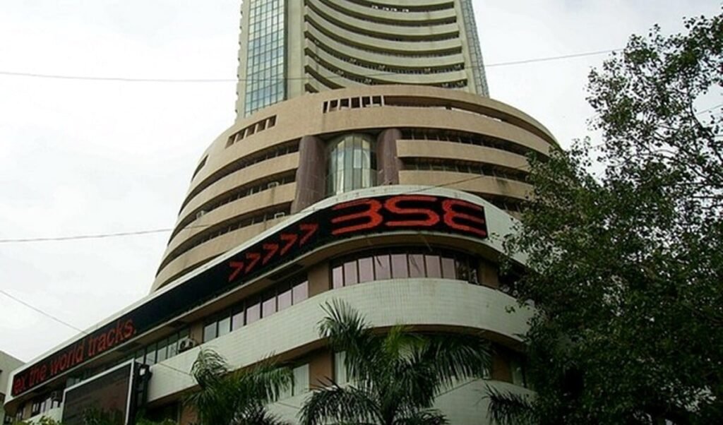 market analysis sensex and nifty started with a fall heavy selling in hcltech shares