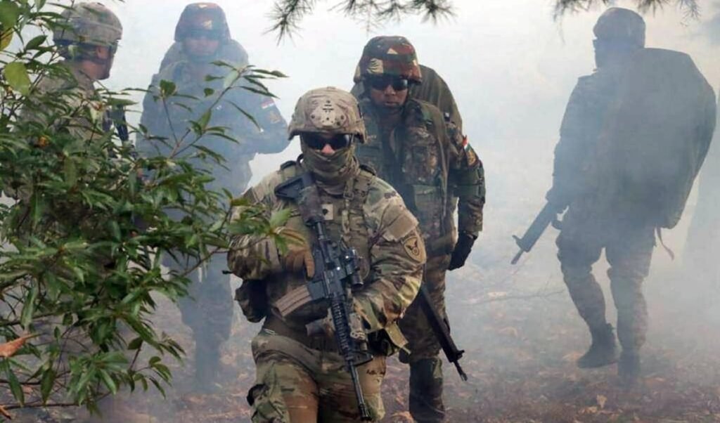 we saved him massive attack by 176 us aircraft a decoy operation to rescue an f 15e crew