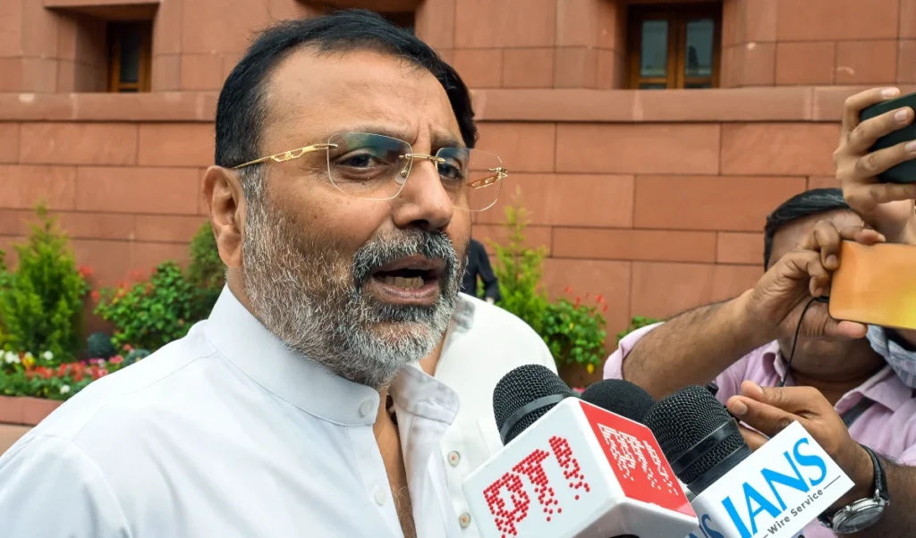 अपने ही बयान से बैकफुट पर BJP सांसद Nishikant Dubey, Biju Patnaik पर टिप्पणी के लिए मांगी माफी