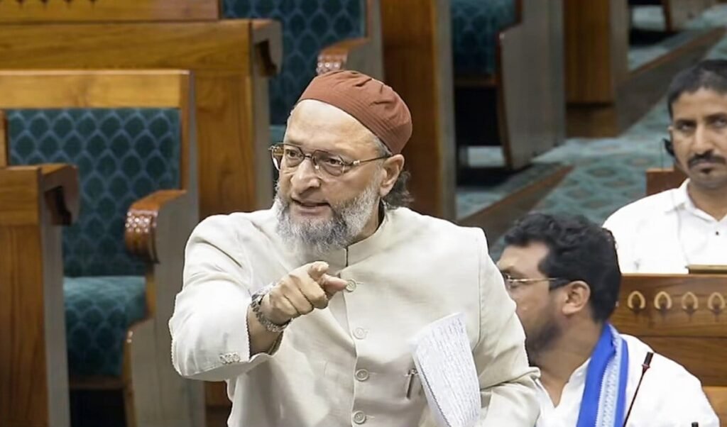 ‘एक शहंशाह ने…’: Parliament में गरजे Owaisi, बोले- यह Bill भारत के संघवाद को नष्ट कर देगा
