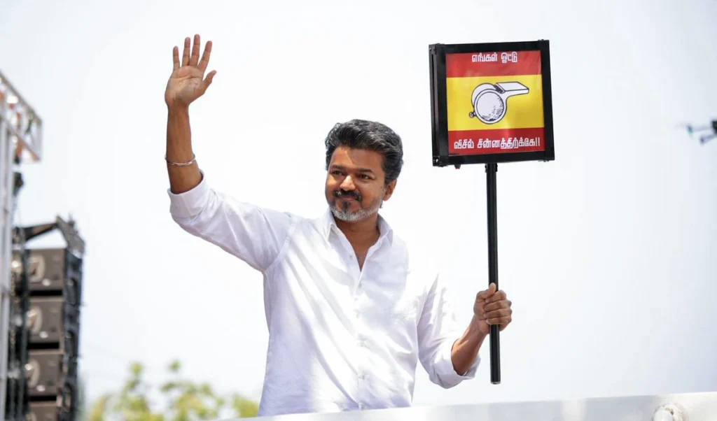 एक्टर Vijay के काफिले की सुरक्षा में गंभीर चूक, Home Minister Amit Shah से की हस्तक्षेप की मांग।