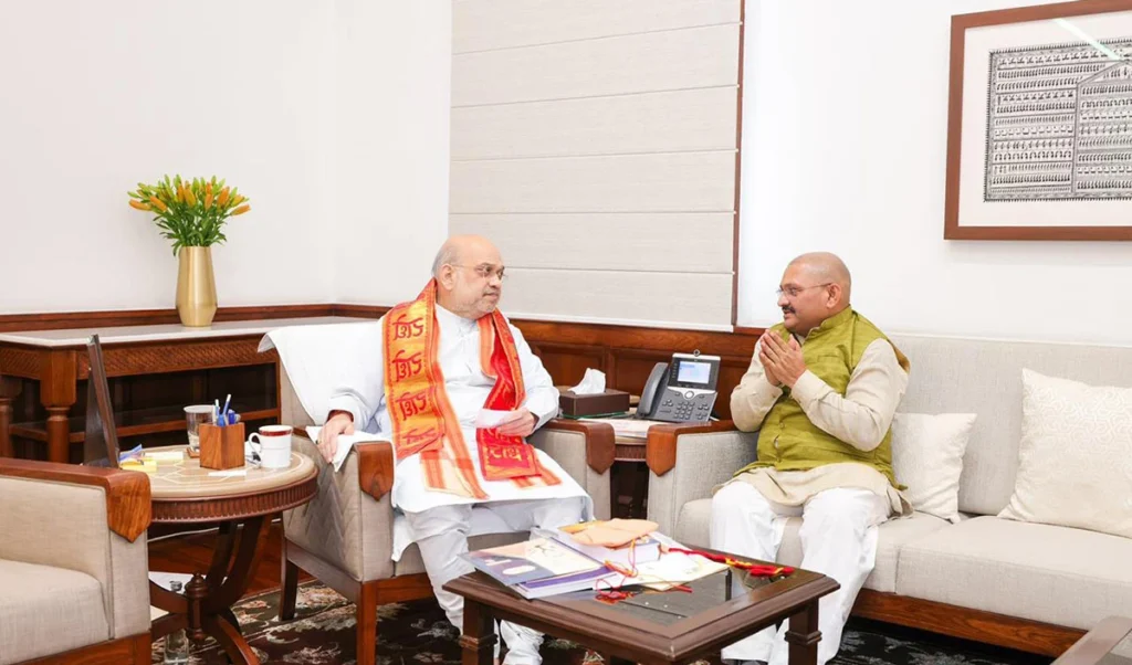 केंद्रीय गृह मंत्री अमित शाह से सांसद संतोष पांडेय ने की मुलाकात