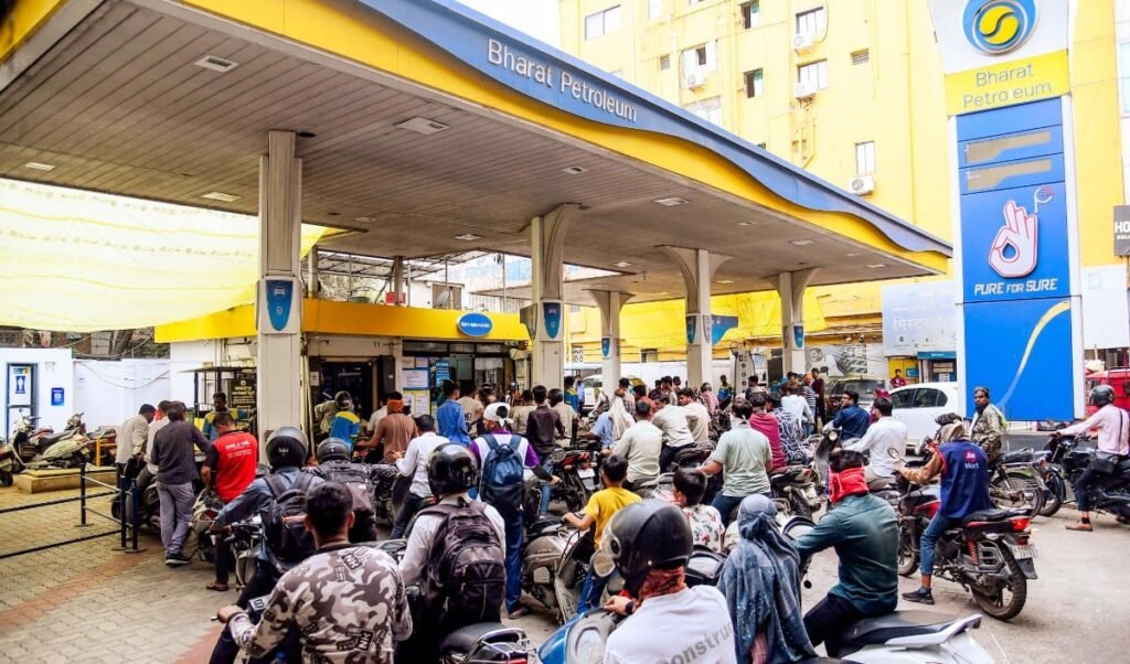 क्या महंगा होगा Petrol-Diesel? Price Hike की अफवाहों पर Government ने लगाया Full Stop