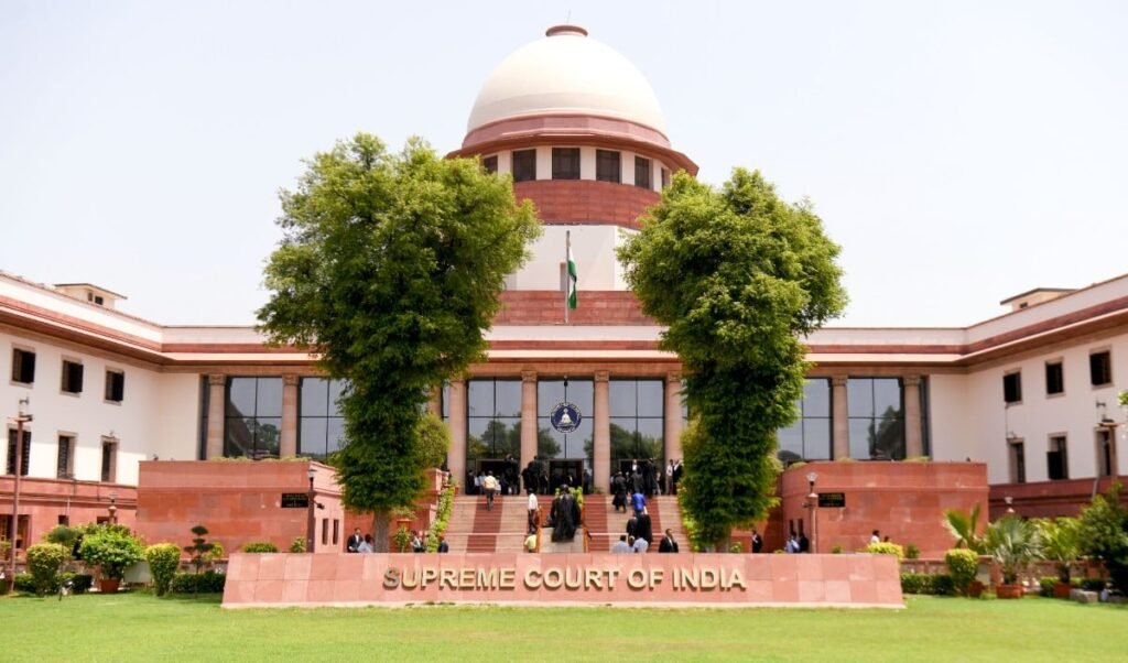 ‘नागरिकों का सम्मान करें’, नाबालिग की प्रेग्नेंसी पर केंद्र की याचिका देख भड़का सुप्रीम कोर्ट