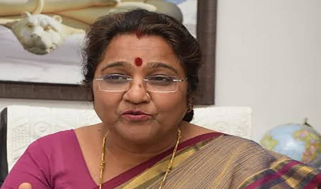 महात्मा फुले शताब्दी की समिति में साहित्यकार नीरजा माधव मनोनीत