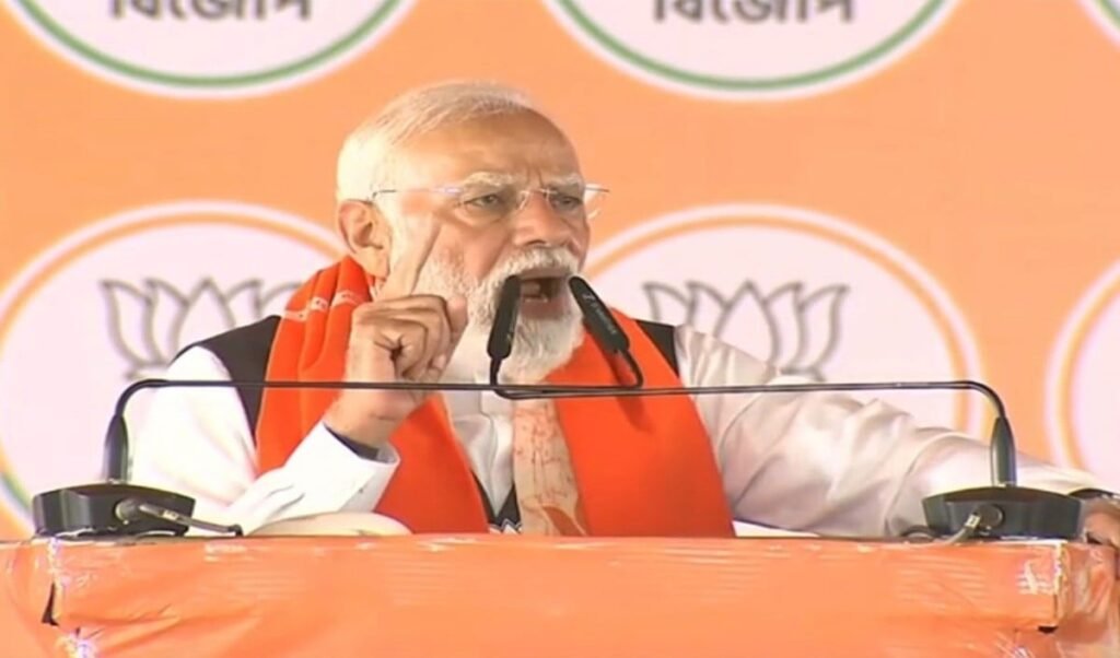 मां रो रही हैं, माटी को घुसपैठियों ने घेर लिया है, मानुष डरा हुआ है, बंगाल में बोले पीएम मोदी