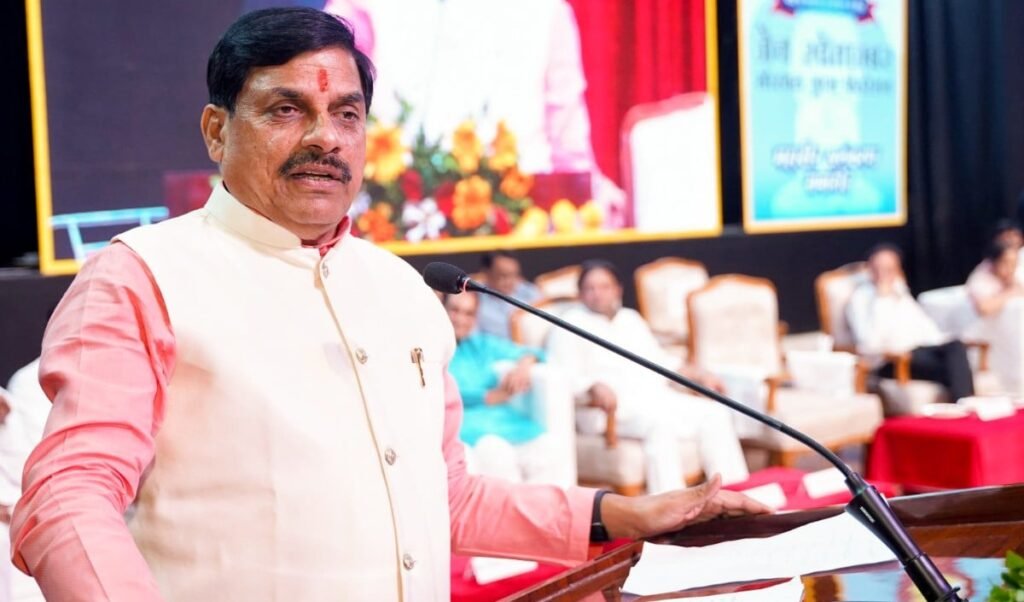 ‘वंदे मातरम्’ गाने से इनकार पर आगबबूला हुए CM Mohan Yadav, पूरी Congress से मांगा इस्तीफा