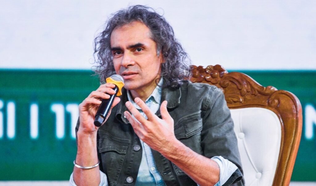 'Deepika Padukone के साथ बुरा बर्ताव इस जन्म में मुमकिन नहीं', 'कॉकटेल' विवाद पर Imtiaz Ali ने दी सफाई 'Deepika Padukone के साथ बुरा बर्ताव इस जन्म में मुमकिन नहीं', 'कॉकटेल' विवाद पर Imtiaz Ali ने दी सफाई