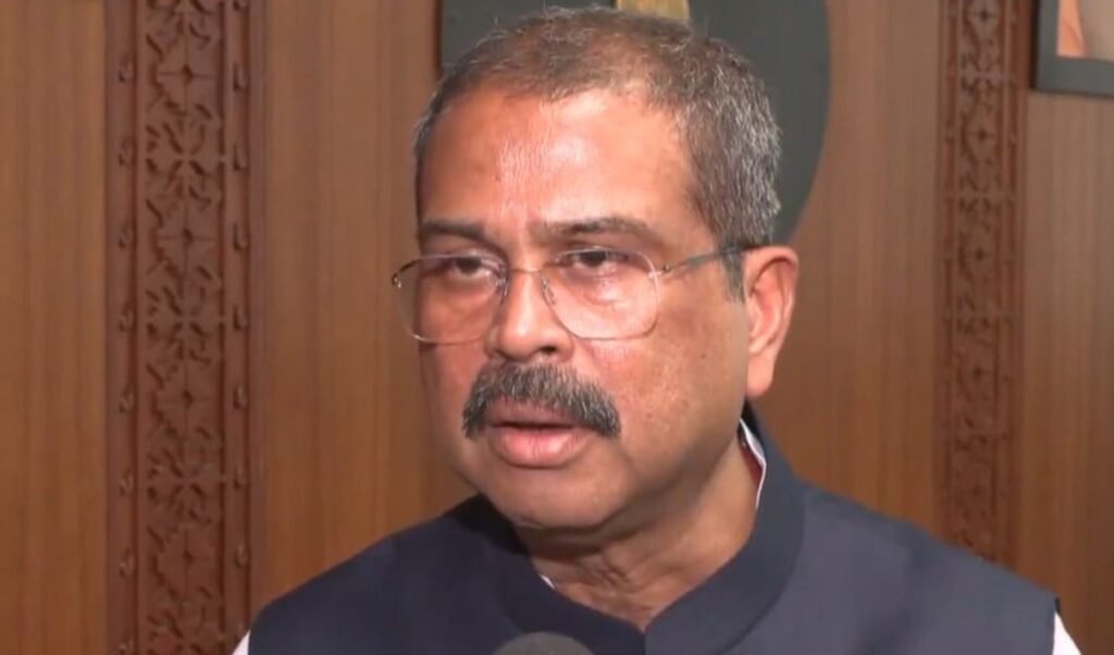81 करोड़ लोगों की थाली होगी और सुरक्षित! धर्मेंद्र प्रधान ने गिनाए ‘सार्थक-पीडीएस’ के फायदे 81 करोड़ लोगों की थाली होगी और सुरक्षित! धर्मेंद्र प्रधान ने गिनाए ‘सार्थक-पीडीएस’ के फायदे