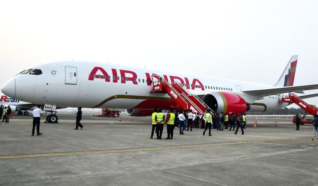 Air India का बड़ा एक्शन: 3 साल में 1000+ कर्मचारी नौकरी से निकाले, CEO Campbell Wilson ने दी चेतावनी
