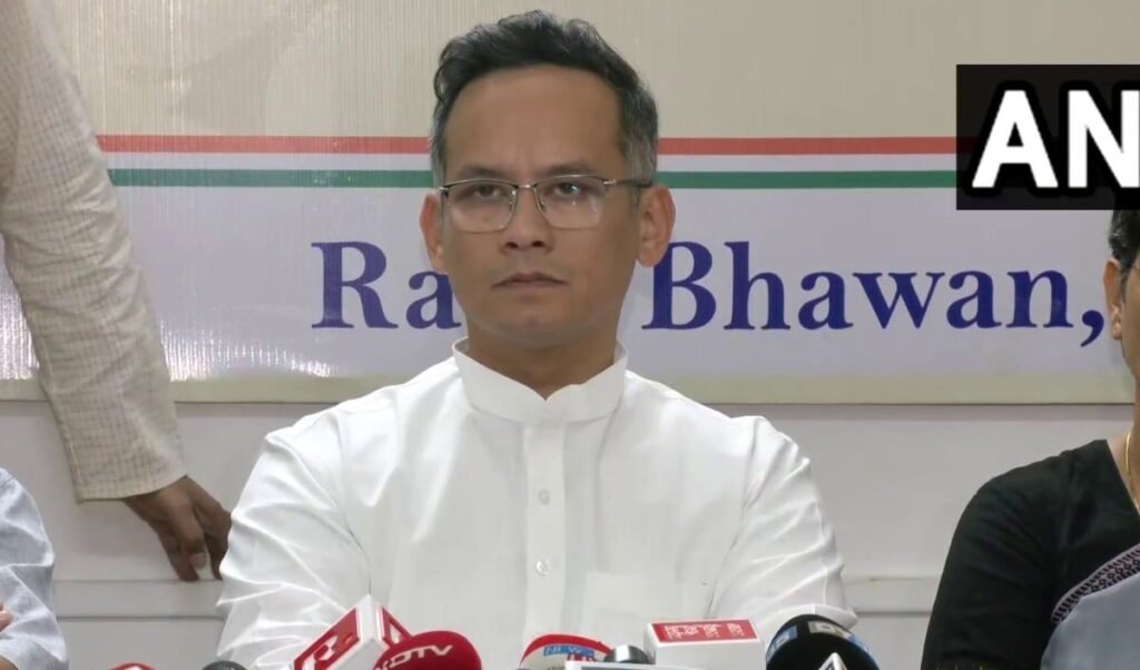 Assam में Gaurav Gogoi ने BJP को घेरा, महिलाओं ने वोट दिए, अब सुरक्षा की गारंटी दें Assam में Gaurav Gogoi ने BJP को घेरा, महिलाओं ने वोट दिए, अब सुरक्षा की गारंटी दें