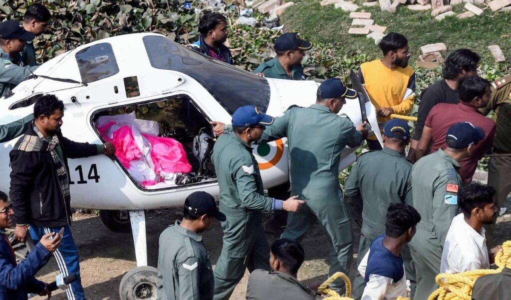 Baramati Plane Crash | बारामती का ‘गोजुबावी’ बना विमानों के लिए खतरनाक? अजित पवार के प्लेन के बाद अब ट्रेनिंग विमान हुआ क्रैश Baramati Plane Crash | बारामती का ‘गोजुबावी’ बना विमानों के लिए खतरनाक? अजित पवार के प्लेन के बाद अब ट्रेनिंग विमान हुआ क्रैश