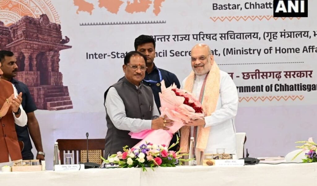 Bastar में Amit Shah संग 4 राज्यों के CM, Naxalism पर बना Final Action Plan? Bastar में Amit Shah संग 4 राज्यों के CM, Naxalism पर बना Final Action Plan?