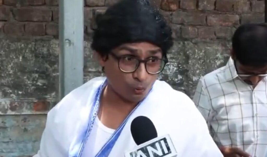 Bengal में BJP को बहुमत, दिल्ली में ‘नकली’ Mamata ने बटोरी सुर्खियां, वीडियो हुआ Viral