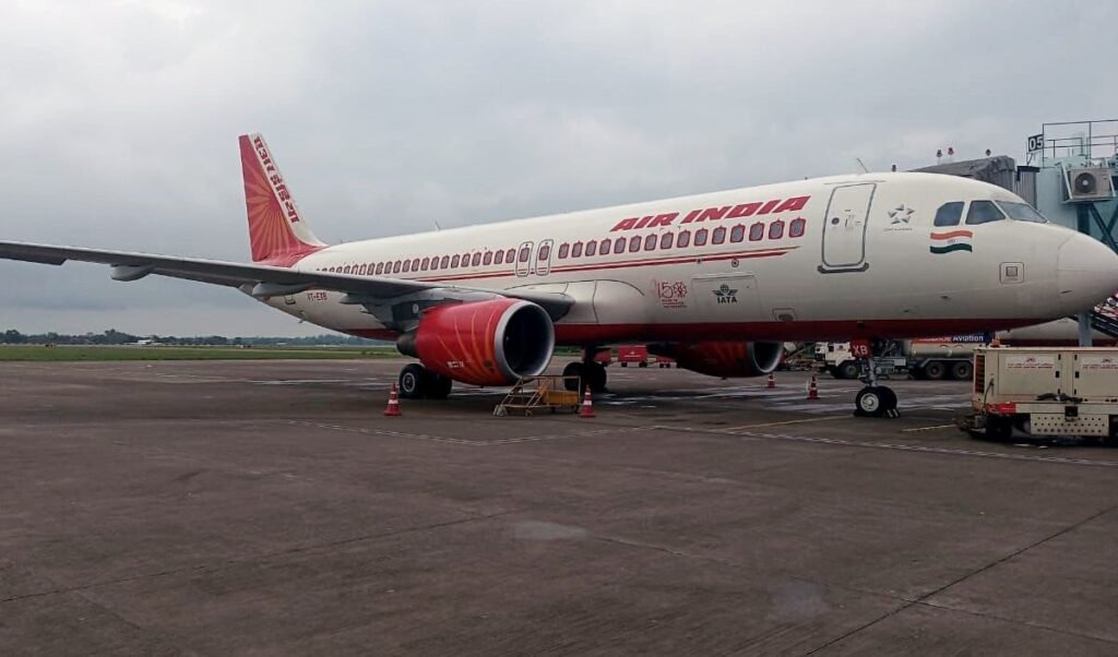 Bengaluru में बड़ा हादसा टला: Landing के वक्त Air India विमान का Tail Strike, 179 यात्री बाल-बाल बचे Bengaluru में बड़ा हादसा टला: Landing के वक्त Air India विमान का Tail Strike, 179 यात्री बाल-बाल बचे
