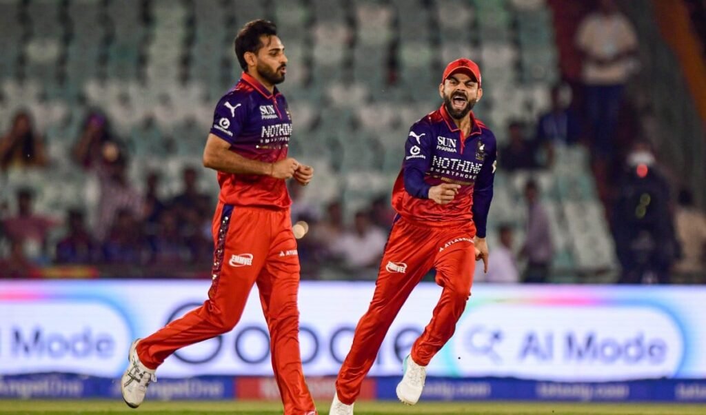 Bhuvi के Performance पर Virat Kohli का बड़ा बयान, क्या खुलेगा Team India का दरवाजा? Bhuvi के Performance पर Virat Kohli का बड़ा बयान, क्या खुलेगा Team India का दरवाजा?