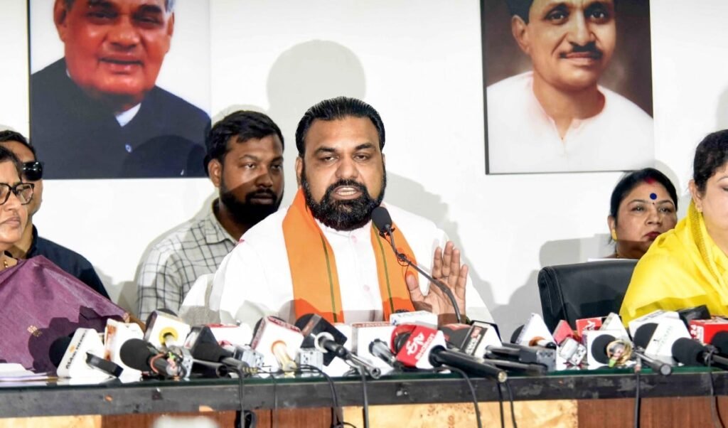 Bihar में ‘Sushasan’ से समझौता नहीं, Encounter विवाद पर CM Samrat ने Tejashwi को घेरा Bihar में ‘Sushasan’ से समझौता नहीं, Encounter विवाद पर CM Samrat ने Tejashwi को घेरा