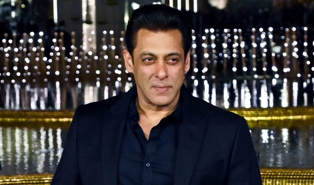 Bollywood Wrap-Up | 'डॉन 3' विवाद में सलमान की एंट्री! सौरव गांगुली बने राजकुमार राव और करण जोहर का 'अनफॉलो' धमाका"