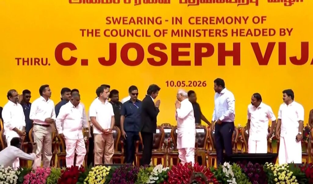 CM Vijay की ‘Super Team’ तैयार, Aathav Arjun समेत इन 9 दिग्गजों को मिली Cabinet में जगह CM Vijay की ‘Super Team’ तैयार, Aathav Arjun समेत इन 9 दिग्गजों को मिली Cabinet में जगह