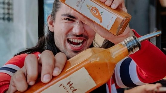 Can adding hot sauce to foods help with appetite control? UK surgeon explains Can adding hot sauce to foods help with appetite control? UK surgeon explains