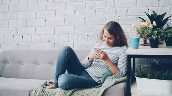 Checking your phone right after waking up? Doctor explains how it can spike stress and set the tone for your entire day Checking your phone right after waking up? Doctor explains how it can spike stress and set the tone for your entire day