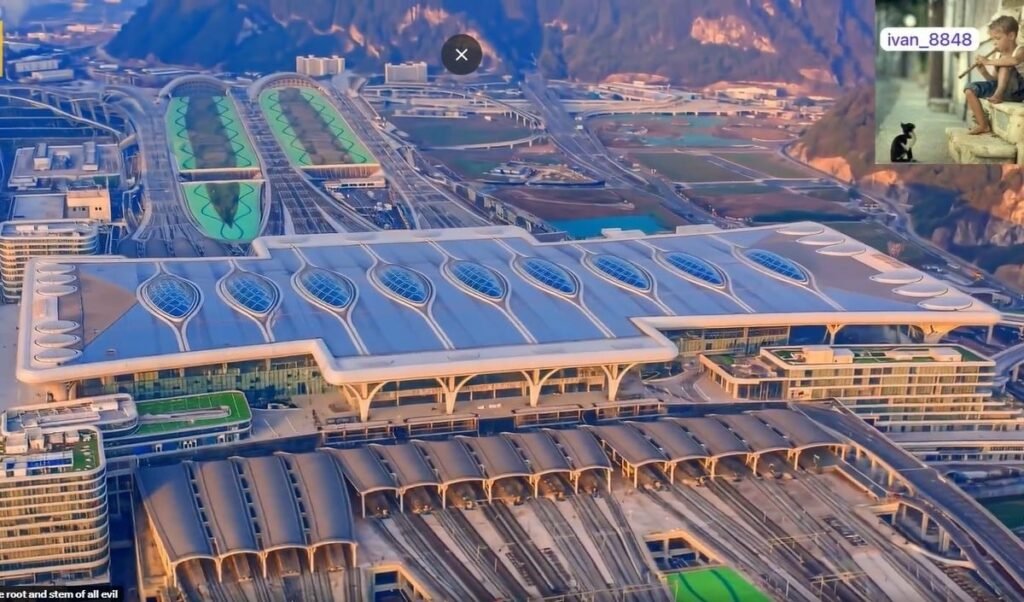 Chongqing East Railway Station | दंग रह गए एलन मस्क, जानिए कैसे चीन की 'रोबोट सेना' ने बनाया चोंगकिंग स्टेशन