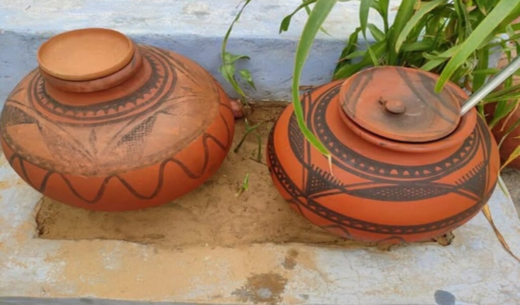 Cleaning Tips: मटके में हाथ डालकर करते हैं सफाई? ये Cleaning Mistake पड़ेगा भारी, नहीं मिलेगा ठंडा पानी Cleaning Tips: मटके में हाथ डालकर करते हैं सफाई? ये Cleaning Mistake पड़ेगा भारी, नहीं मिलेगा ठंडा पानी
