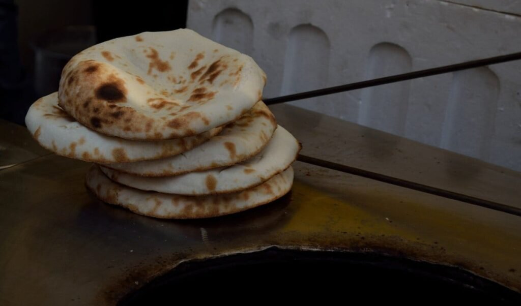 Coocking Tips: Roti Making का ये Viral नुस्खा बदल देगा तरीका, आटे में मिलाएं बस 2 चम्मच दही, फिर देखें Magic