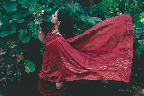 Cotton, chiffon and silk sarees on up to 80% off: Amazon Summer Sale is making expensive-looking sarees way too tempting Cotton, chiffon and silk sarees on up to 80% off: Amazon Summer Sale is making expensive-looking sarees way too tempting